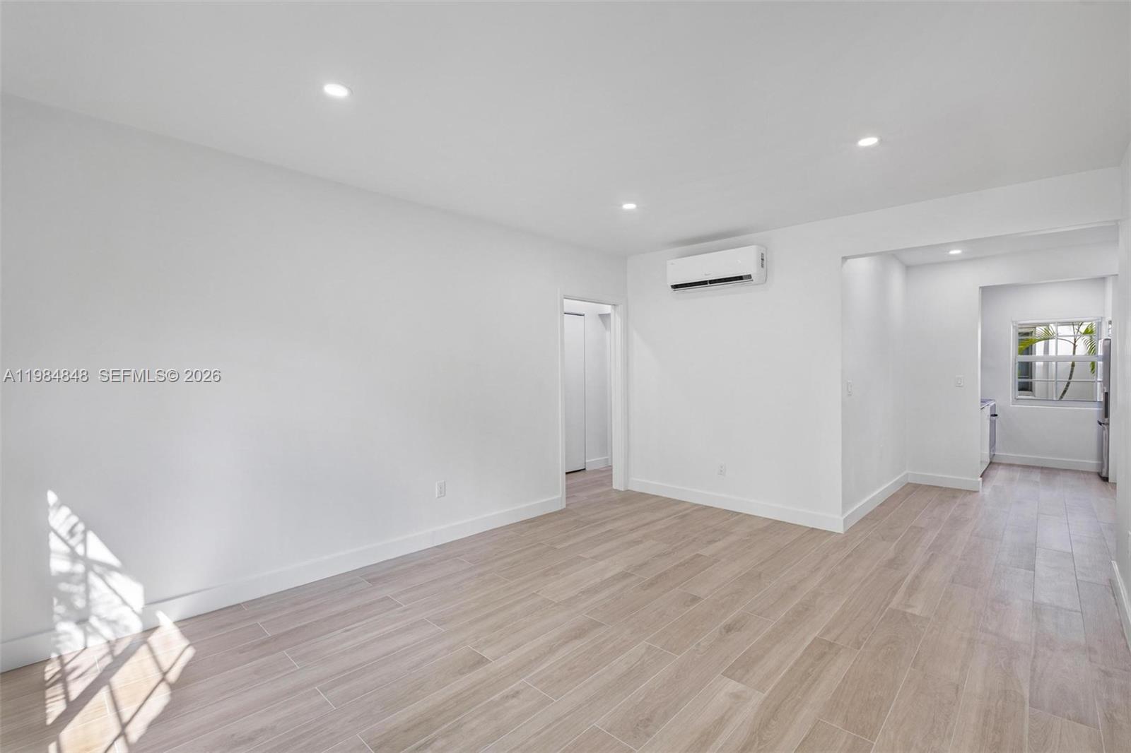 LINCOLN ROAD VILLAS SOUTH - Residential