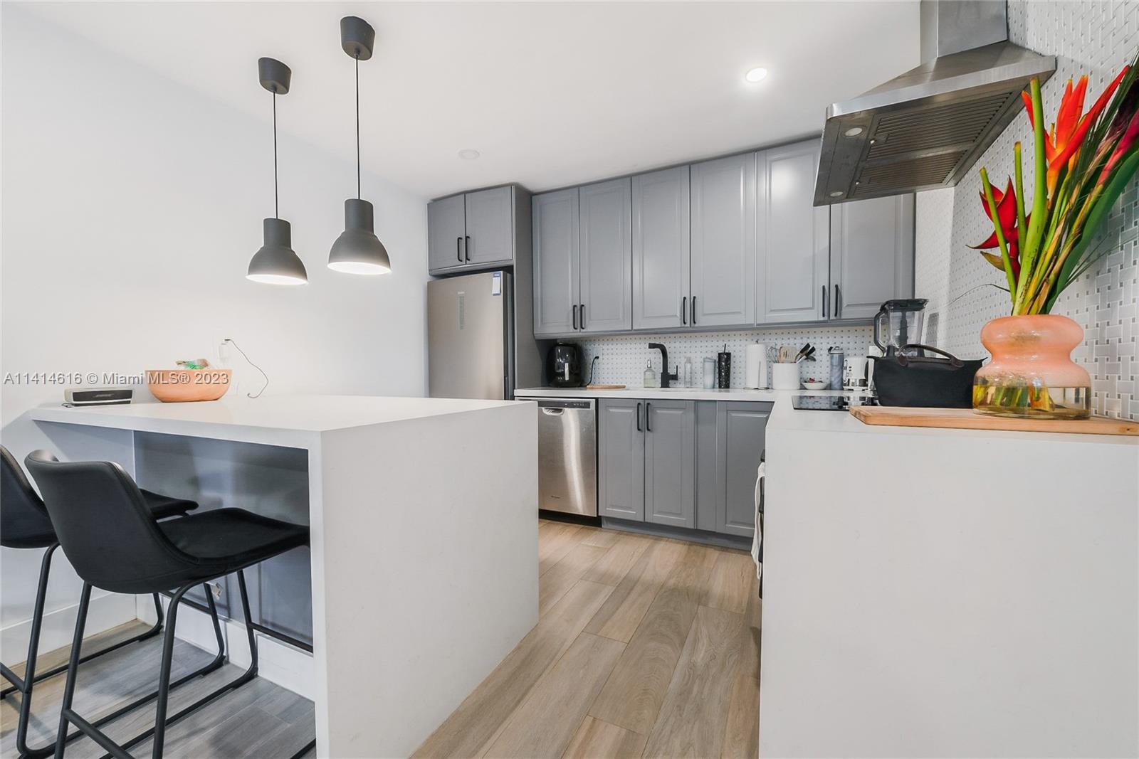 Beautiful updated condo in the heart of Coconut Grove, walking distance to parks, shops and restaurants. Close to Brickell, and Downtown. 1 bed, and 1 bath unit with washer/dryer in unit. Conveniently located on the first floor. One parking spot right in front of the door. AVAILIABLE FURNISHED OR UNFURNISHED.