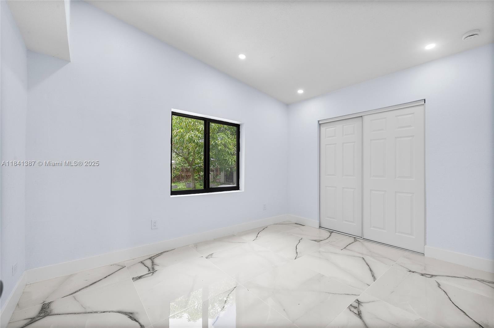 DIXIE GARDENS - Residential