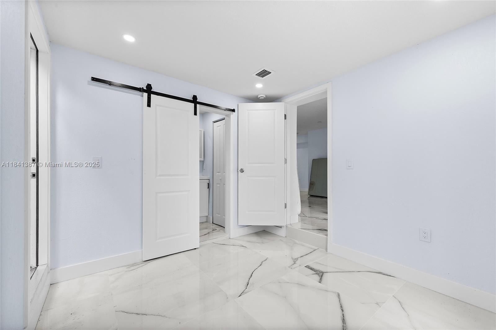 DIXIE GARDENS - Residential