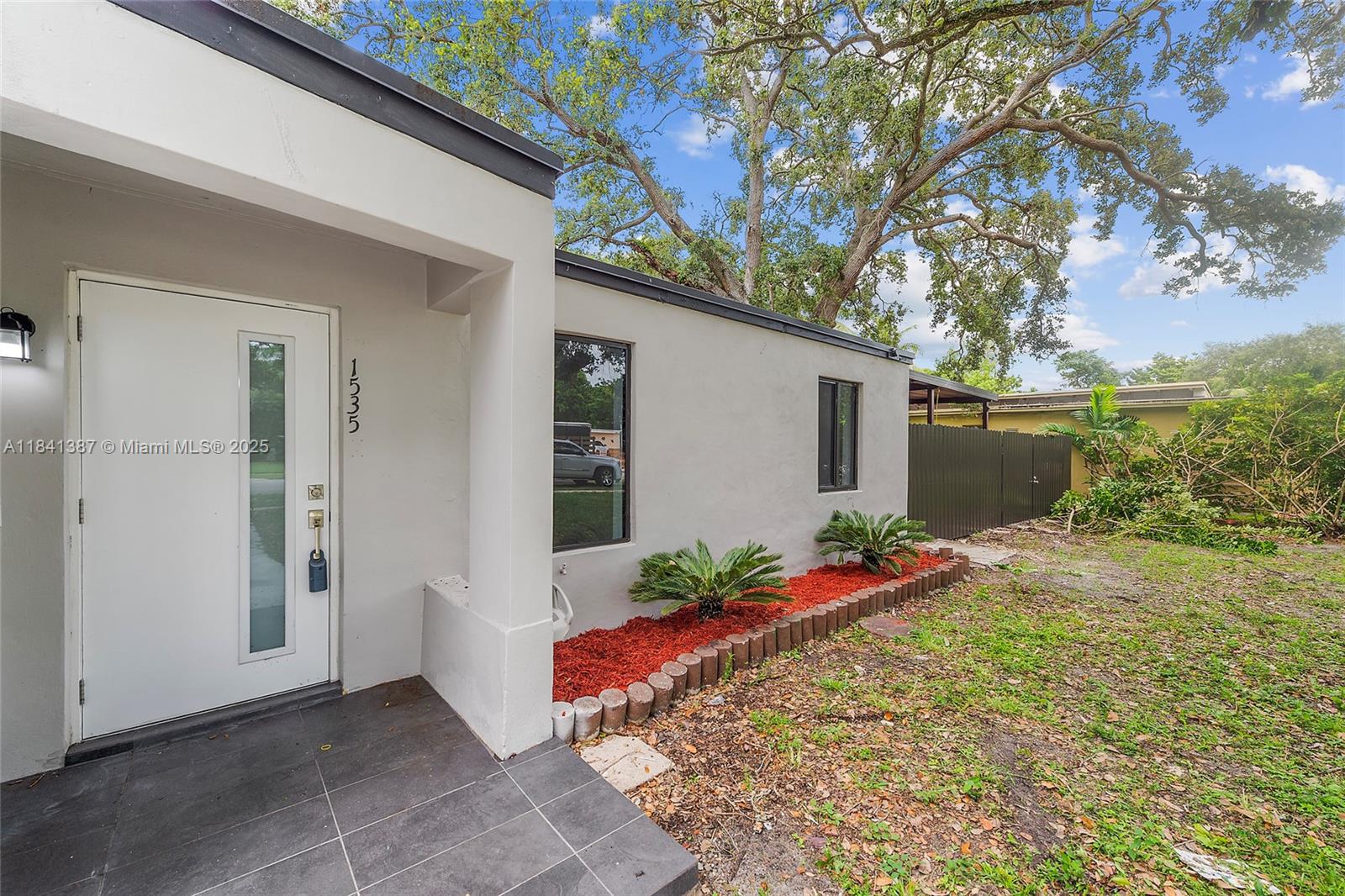 DIXIE GARDENS - Residential