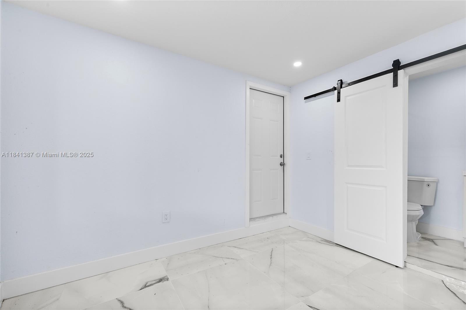 DIXIE GARDENS - Residential