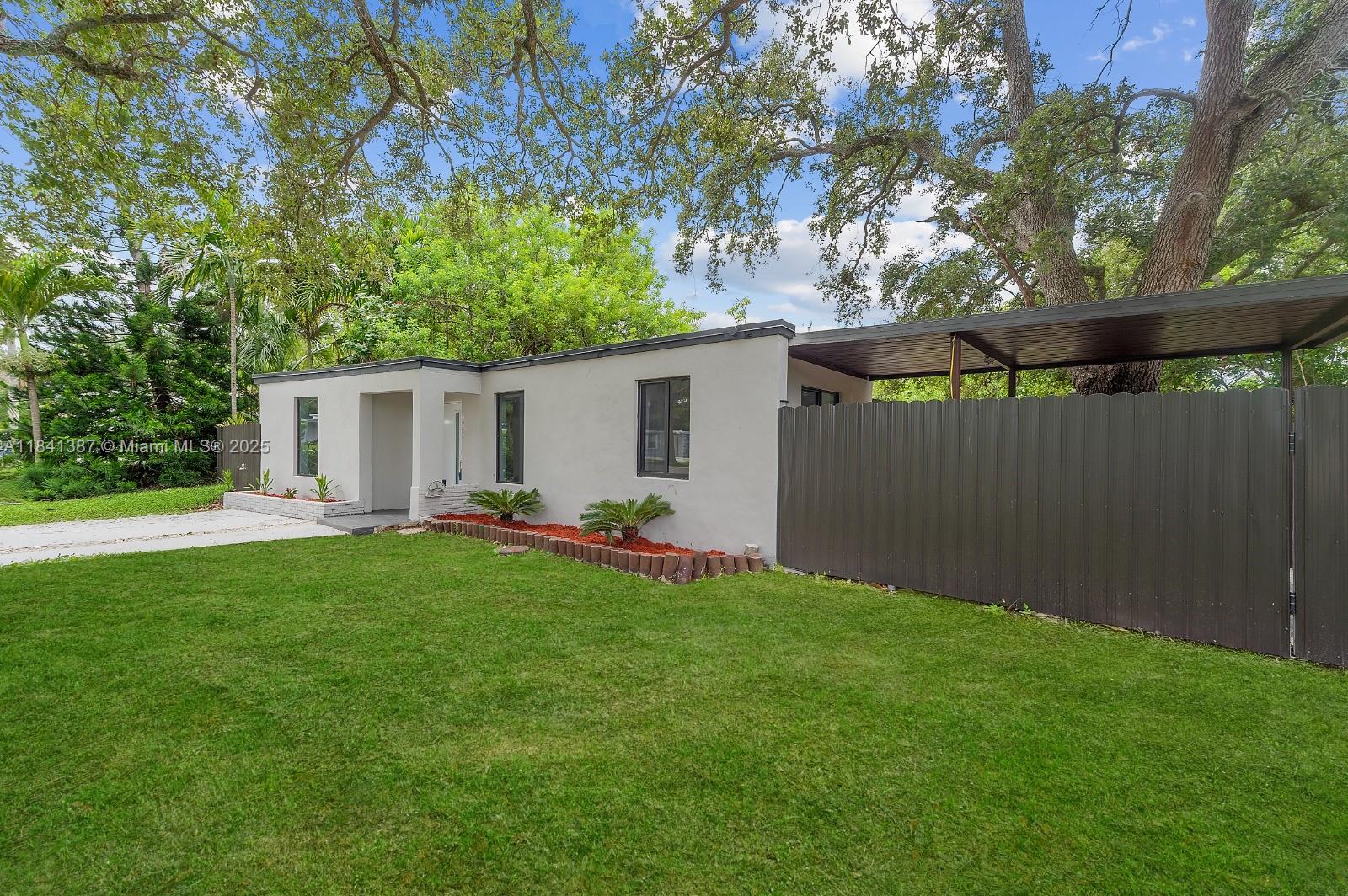 DIXIE GARDENS - Residential