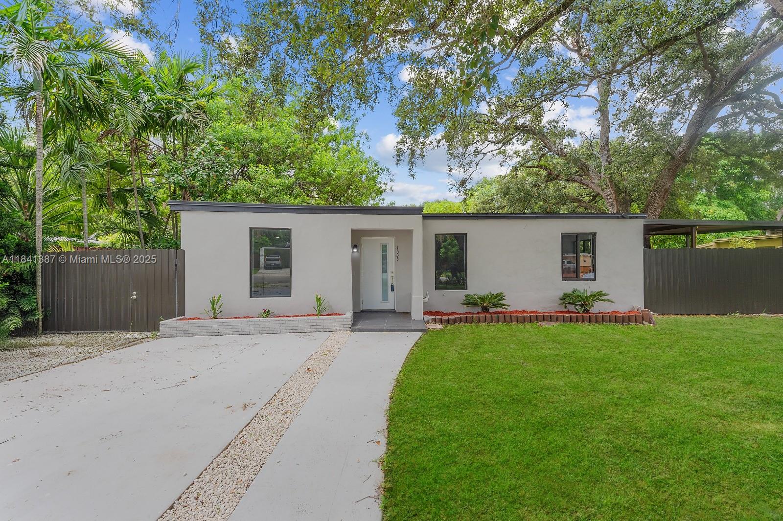 DIXIE GARDENS - Residential