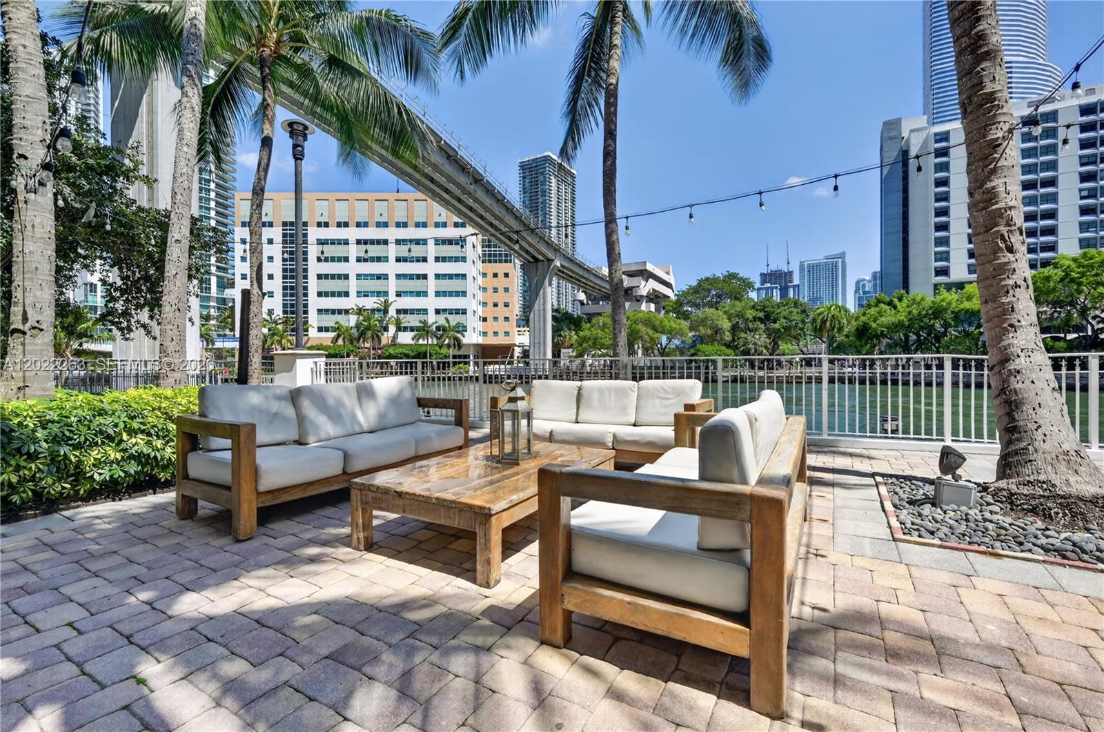 BRICKELL ON THE RIVER N T - Residential