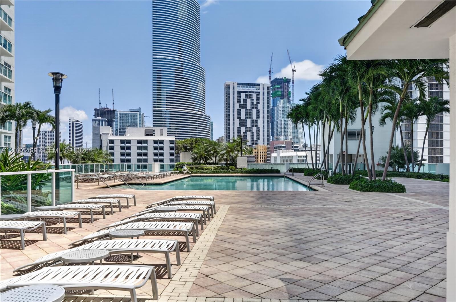 BRICKELL ON THE RIVER N T - Residential