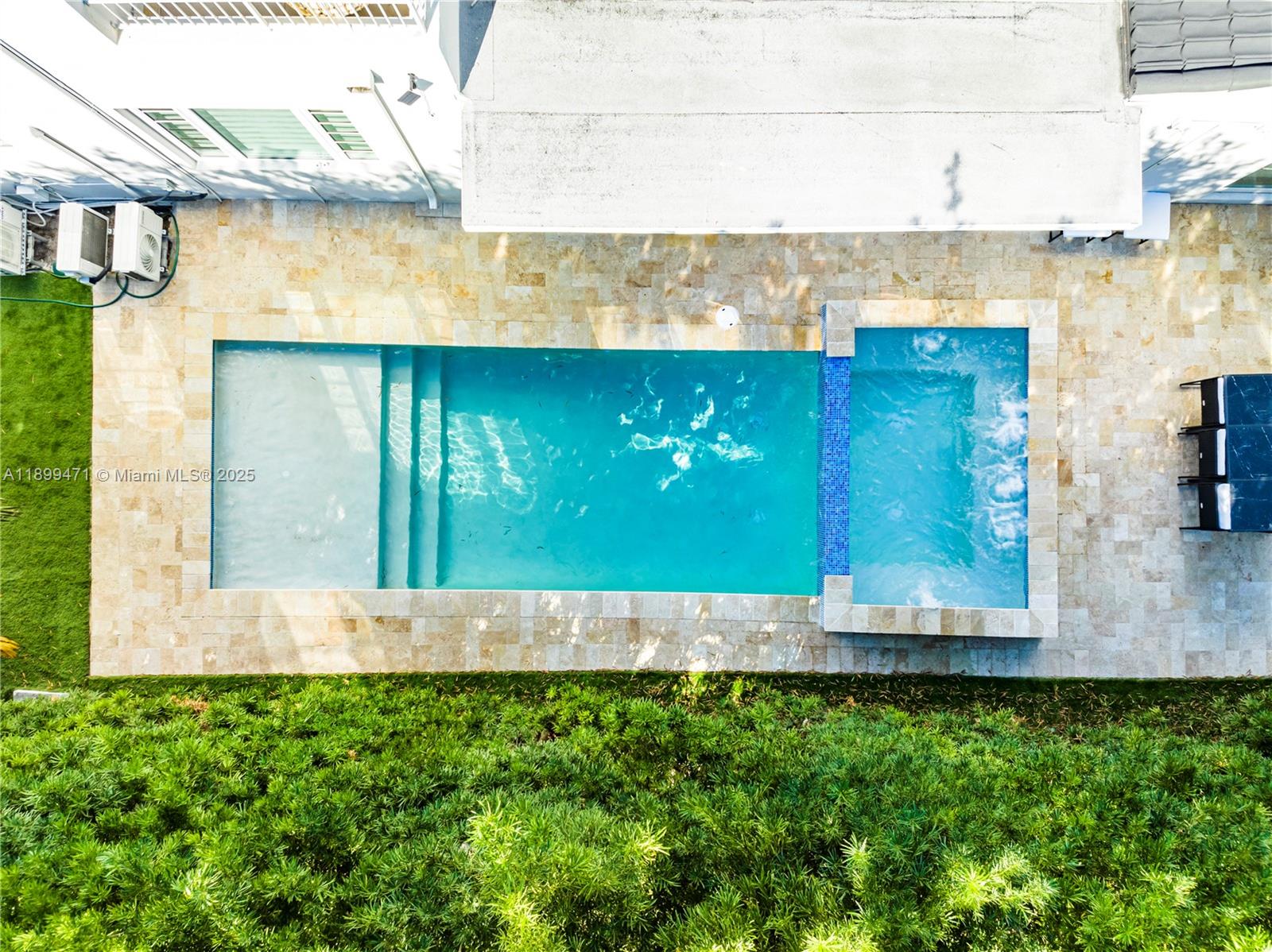 HOLLYWOOD BEACH - Residential