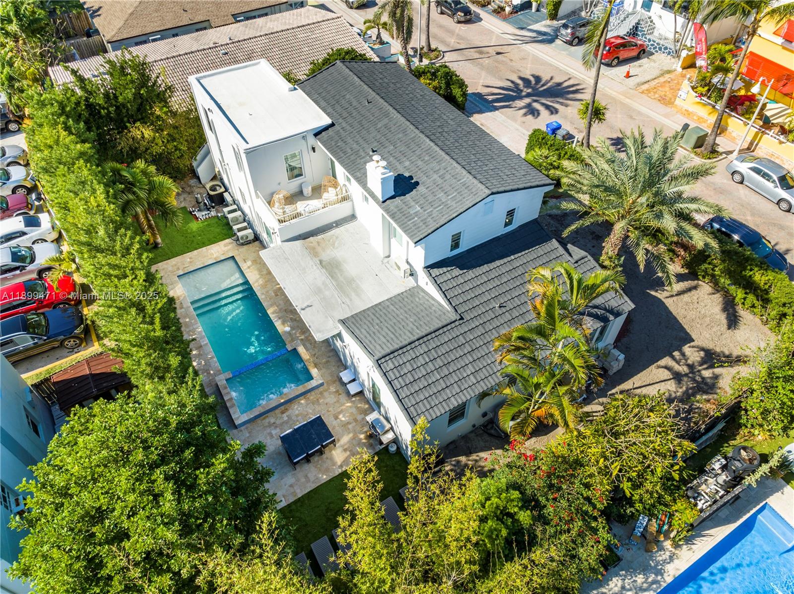 HOLLYWOOD BEACH - Residential