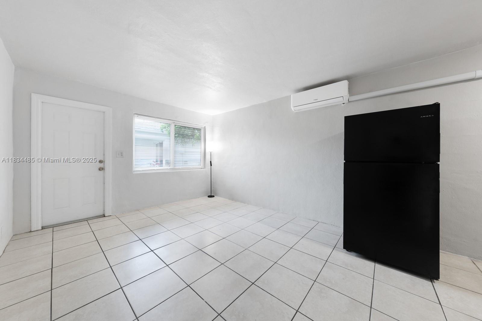 1210 NW 2nd St 4