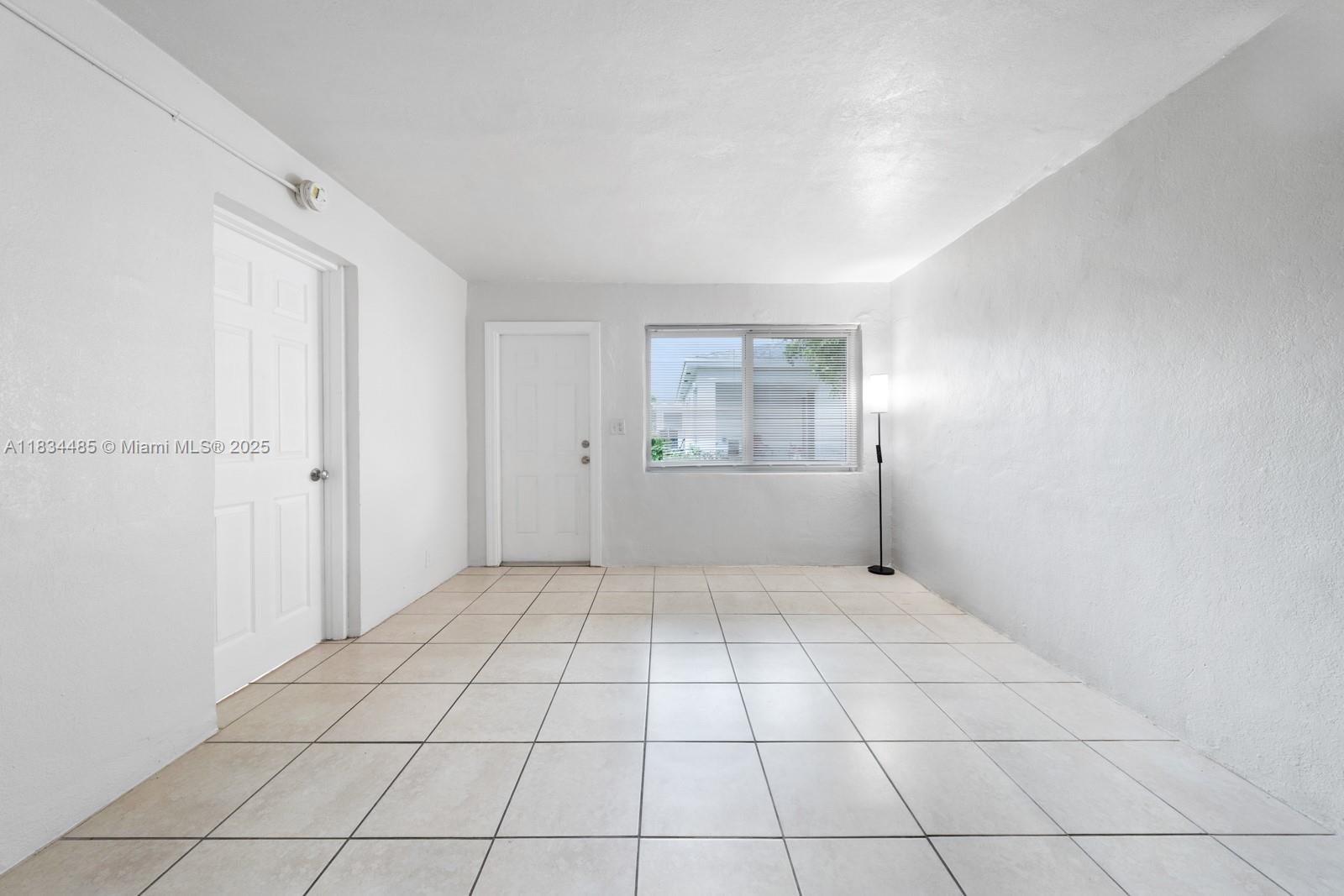 1210 NW 2nd St 4