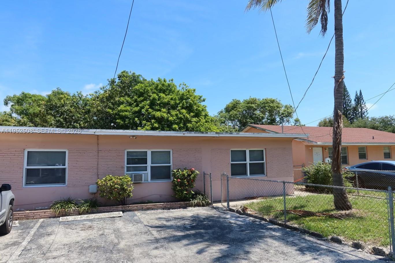 HALLANDALE PARK - Land