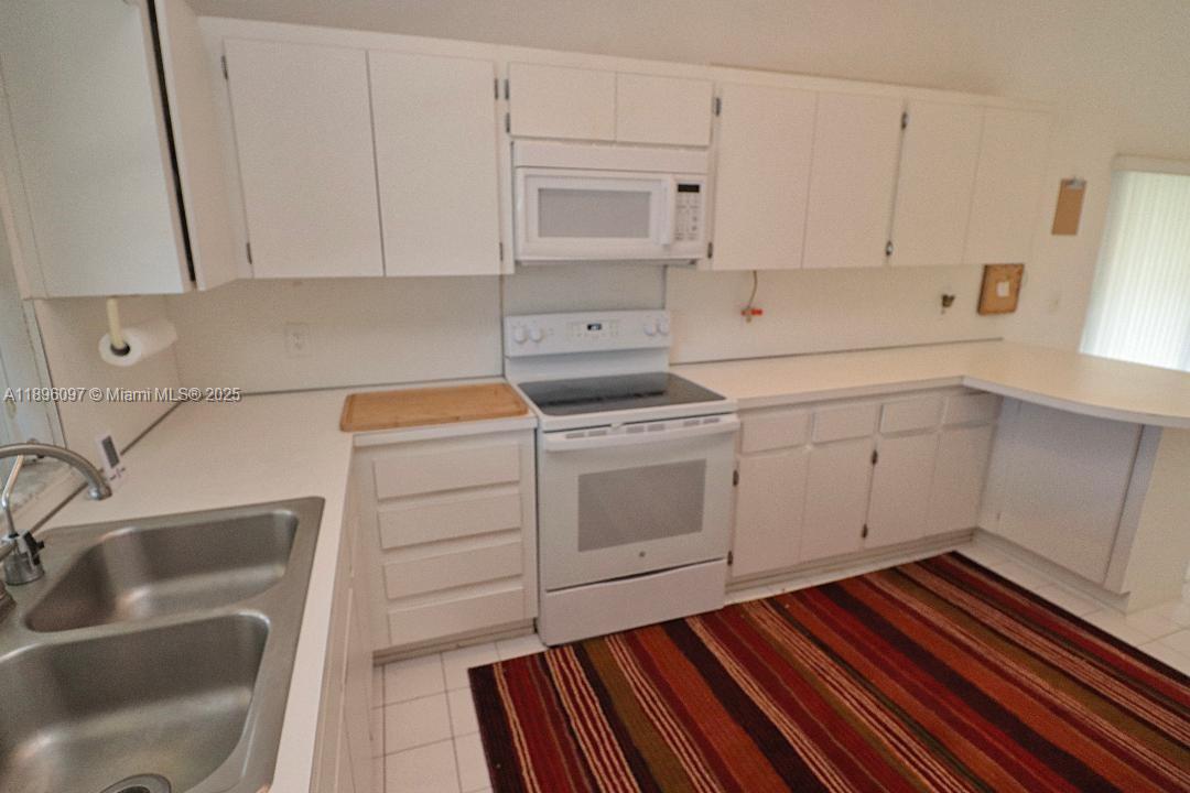 PEMBROKE LAKES SEC 6 - Residential