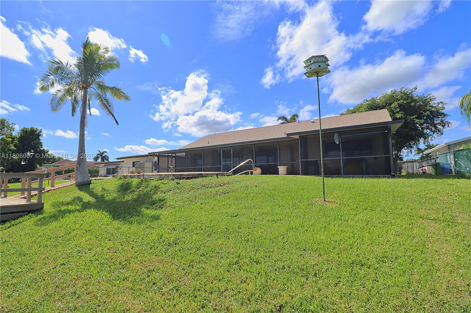 PEMBROKE LAKES SEC 6 - Residential