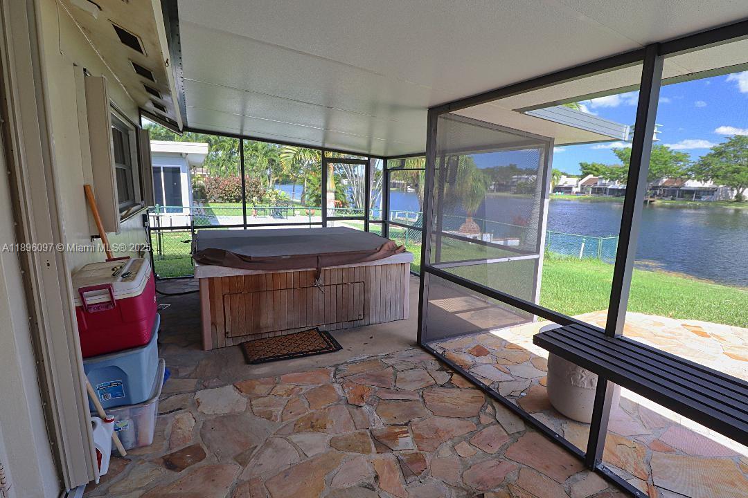 PEMBROKE LAKES SEC 6 - Residential