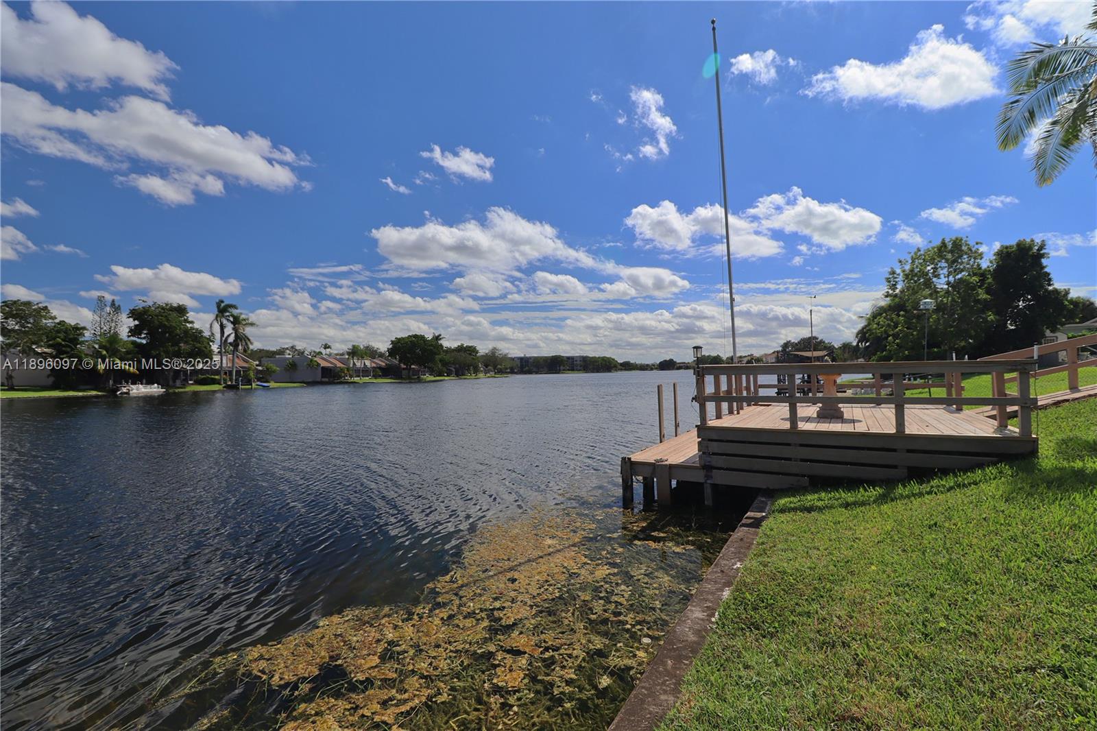PEMBROKE LAKES SEC 6 - Residential