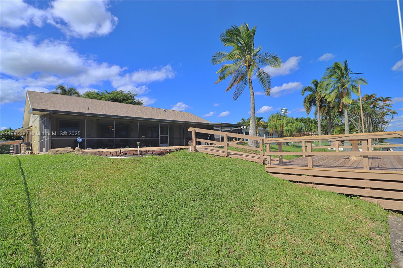PEMBROKE LAKES SEC 6 - Residential