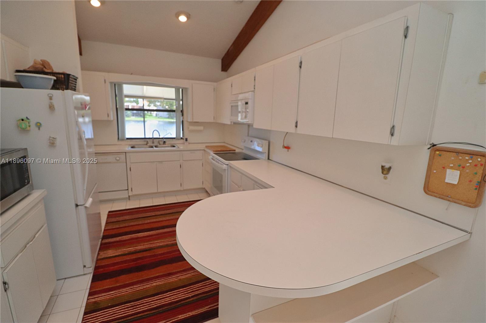 PEMBROKE LAKES SEC 6 - Residential
