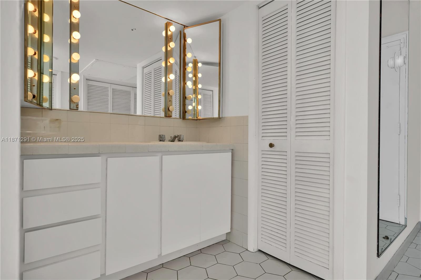 JOCKEY CLUB CONDO - Residential