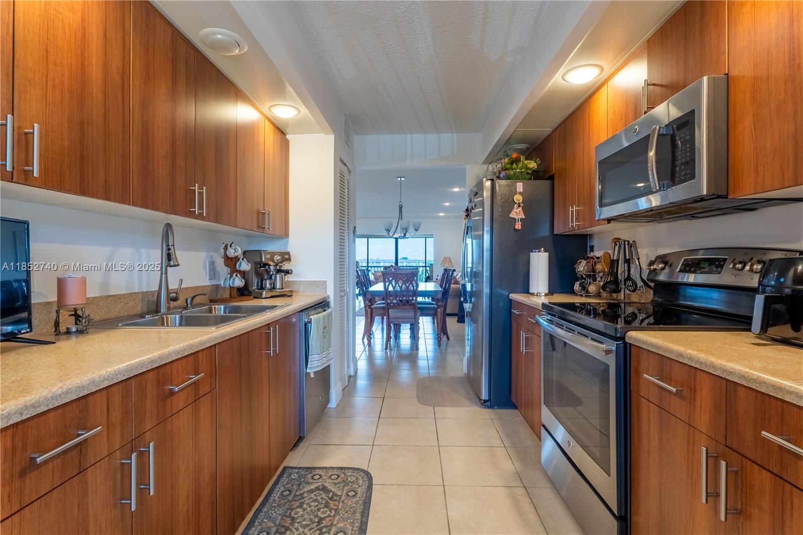 Welcome to carefree living in this beautiful 55+ community! This well-maintained condo offers comfort and convenience with access to exceptional amenities, including a sparkling pool, pickleball courts, on-site restaurant, movie theater, and complimentary transportation services. Enjoy an active, social lifestyle in a vibrant neighborhood designed for your needs. Don't miss this opportunity to live the lifestyle you deserve!