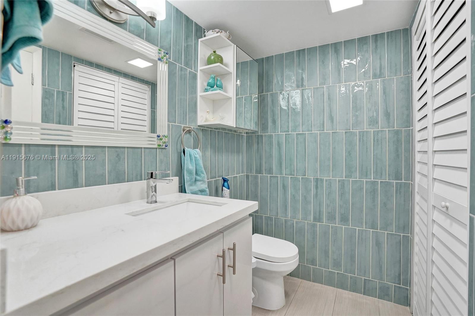 PLAZA TOWERS SOUTH CONDO - Residential