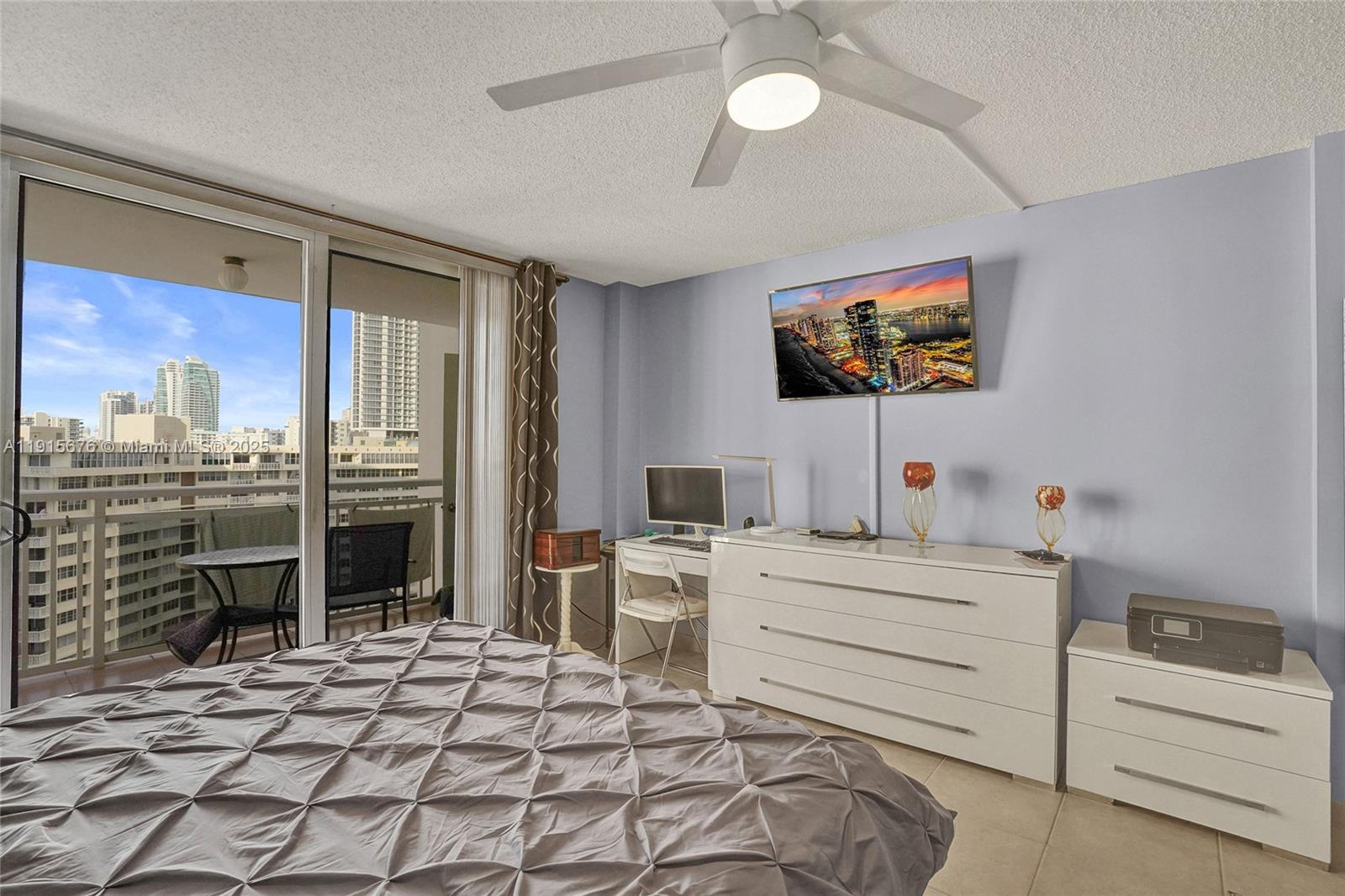 PLAZA TOWERS SOUTH CONDO - Residential