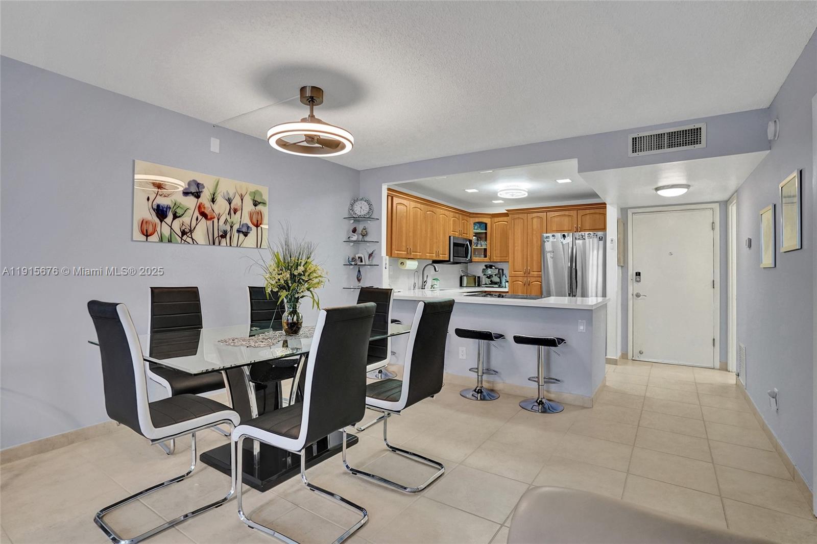 PLAZA TOWERS SOUTH CONDO - Residential