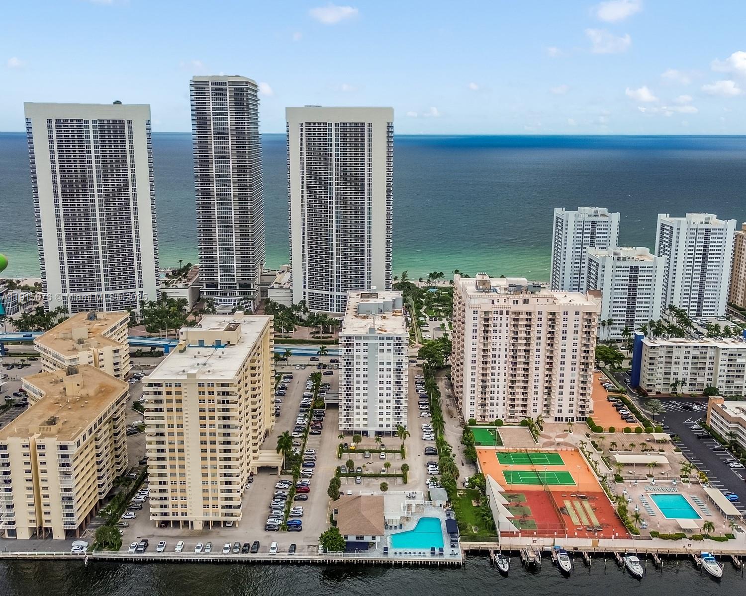 PLAZA TOWERS SOUTH CONDO - Residential