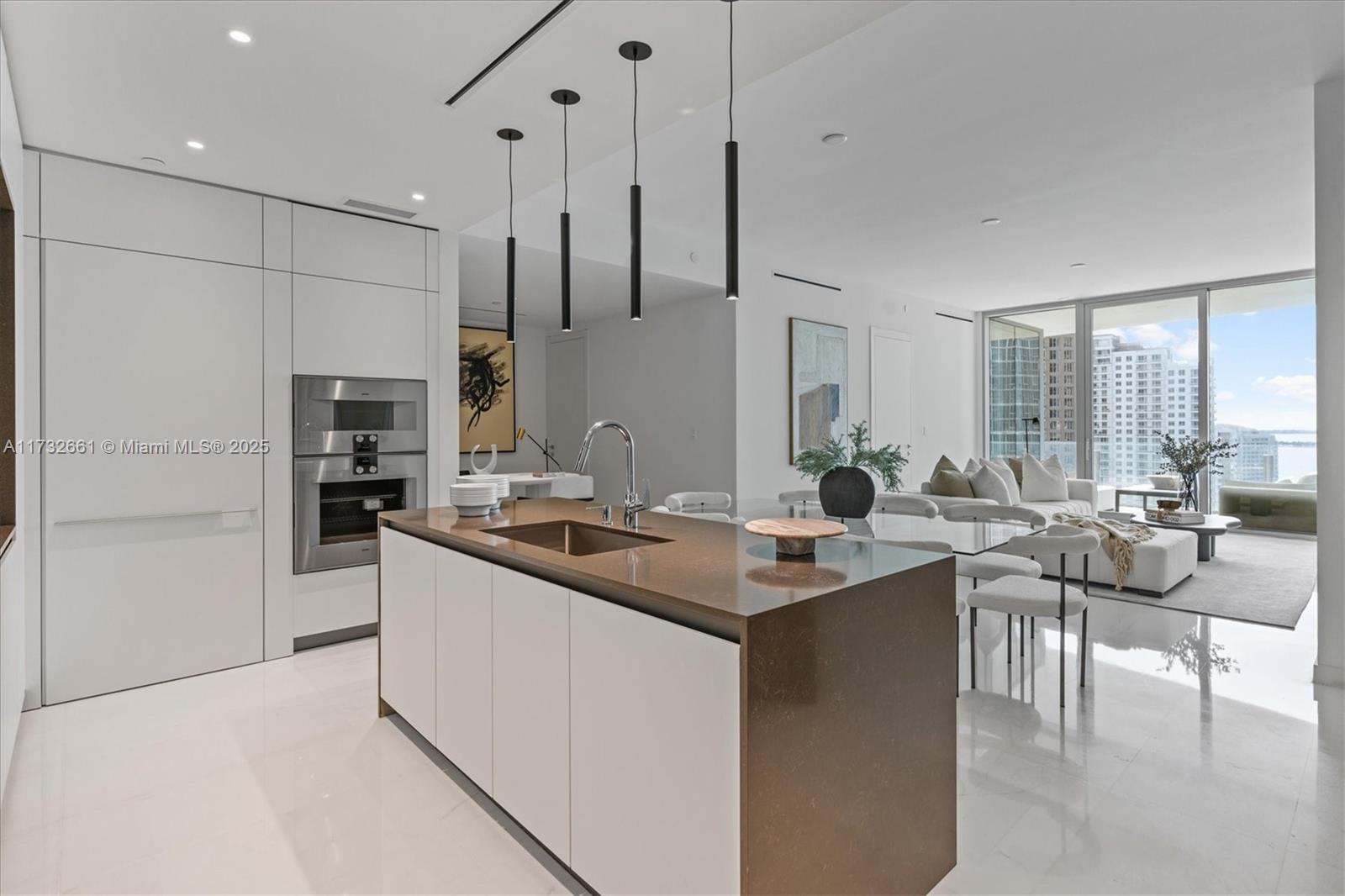 300 Biscayne Blvd Way 2205, Miami, Broward County, Florida - 2 Bedrooms  
4 Bathrooms - 