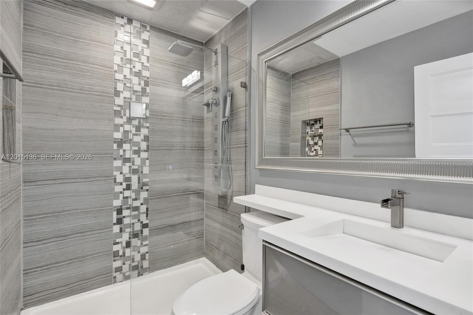 WINDSOR COURT CONDOMINIUM - Residential