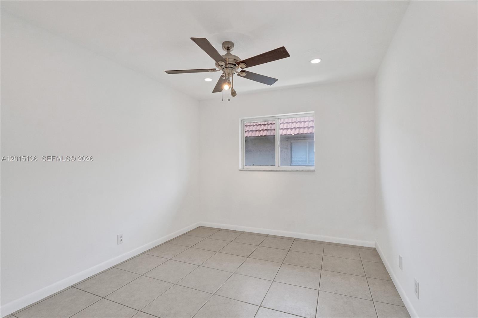 WINDSOR COURT CONDOMINIUM - Residential