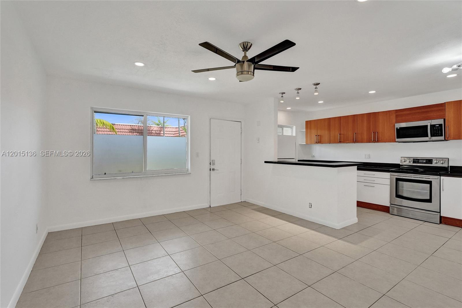 WINDSOR COURT CONDOMINIUM - Residential