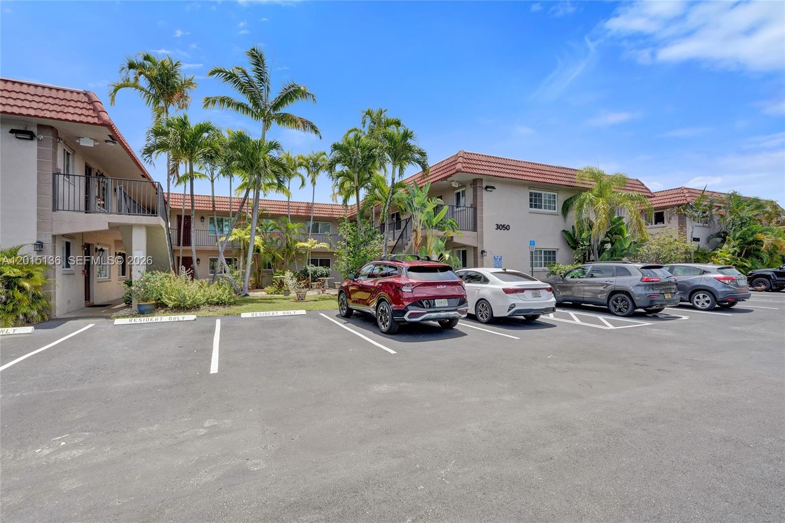 WINDSOR COURT CONDOMINIUM - Residential