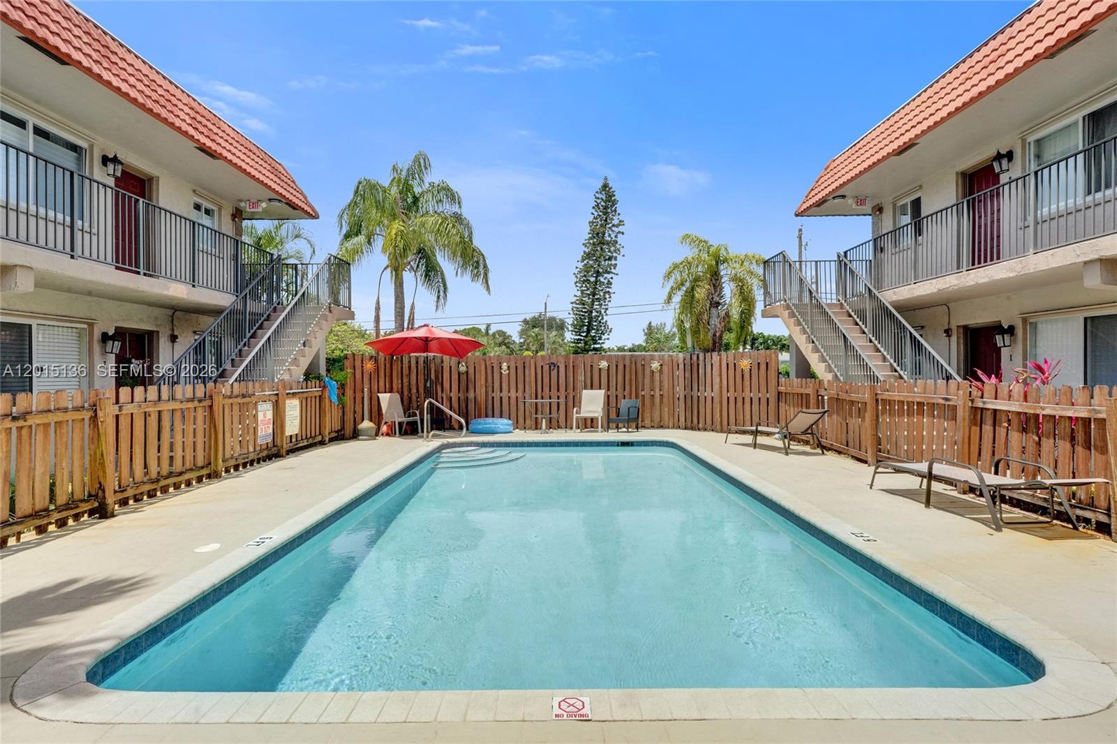 WINDSOR COURT CONDOMINIUM - Residential