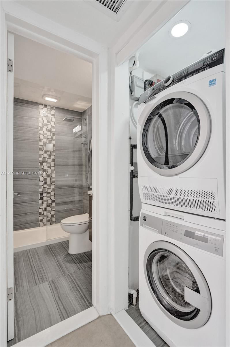 WINDSOR COURT CONDOMINIUM - Residential