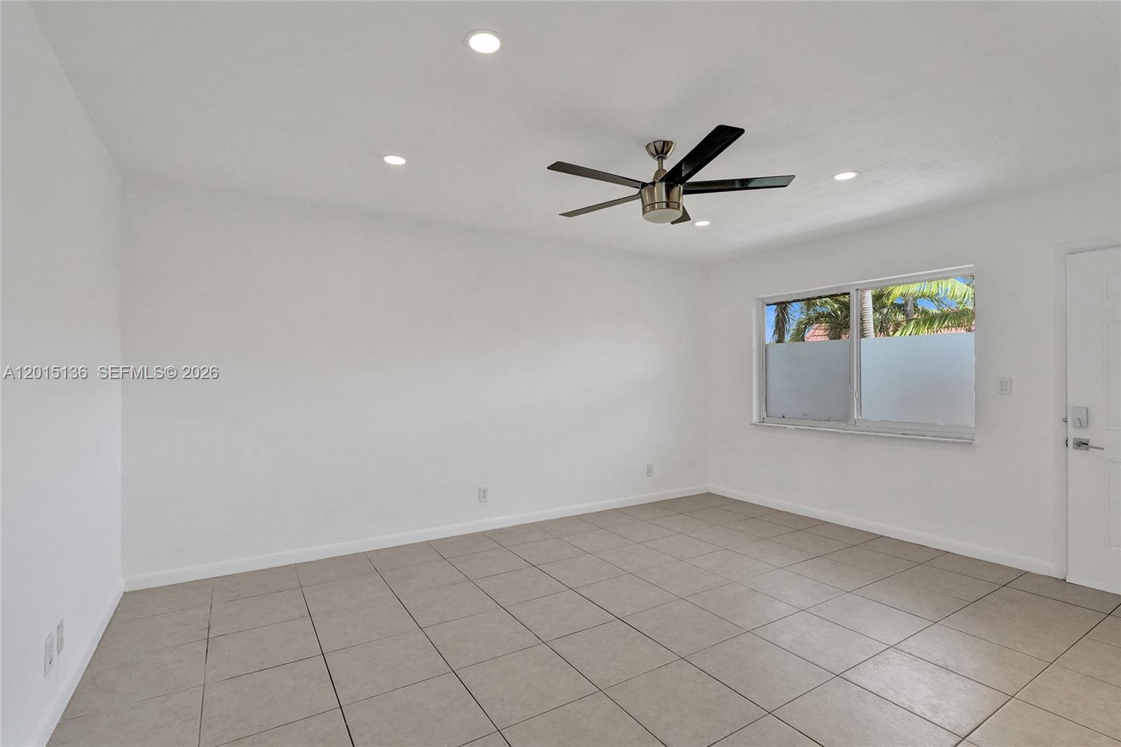 WINDSOR COURT CONDOMINIUM - Residential