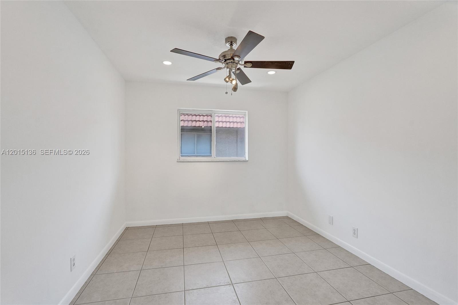 WINDSOR COURT CONDOMINIUM - Residential