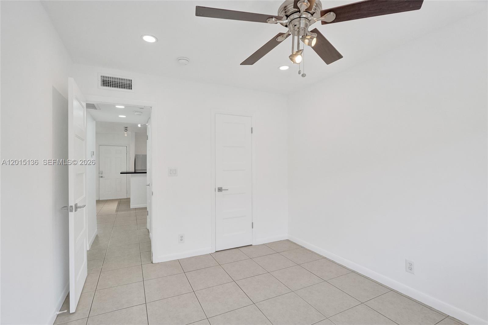 WINDSOR COURT CONDOMINIUM - Residential