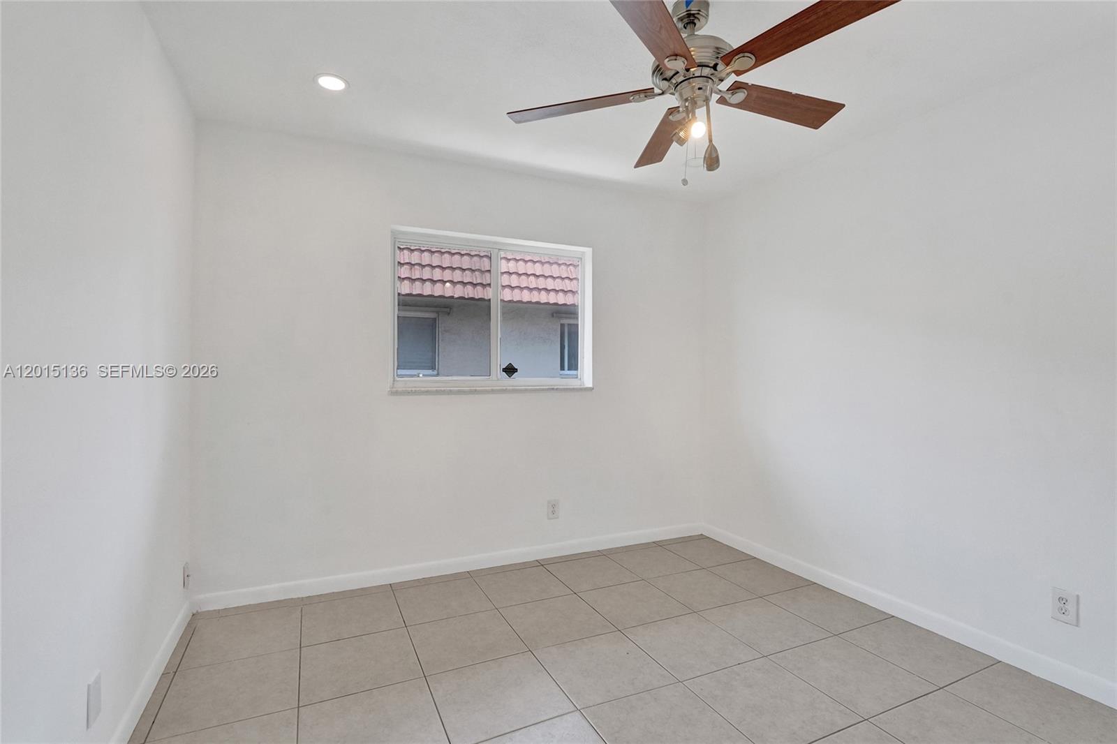 WINDSOR COURT CONDOMINIUM - Residential