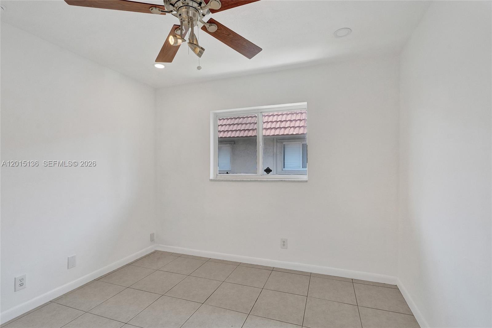 WINDSOR COURT CONDOMINIUM - Residential