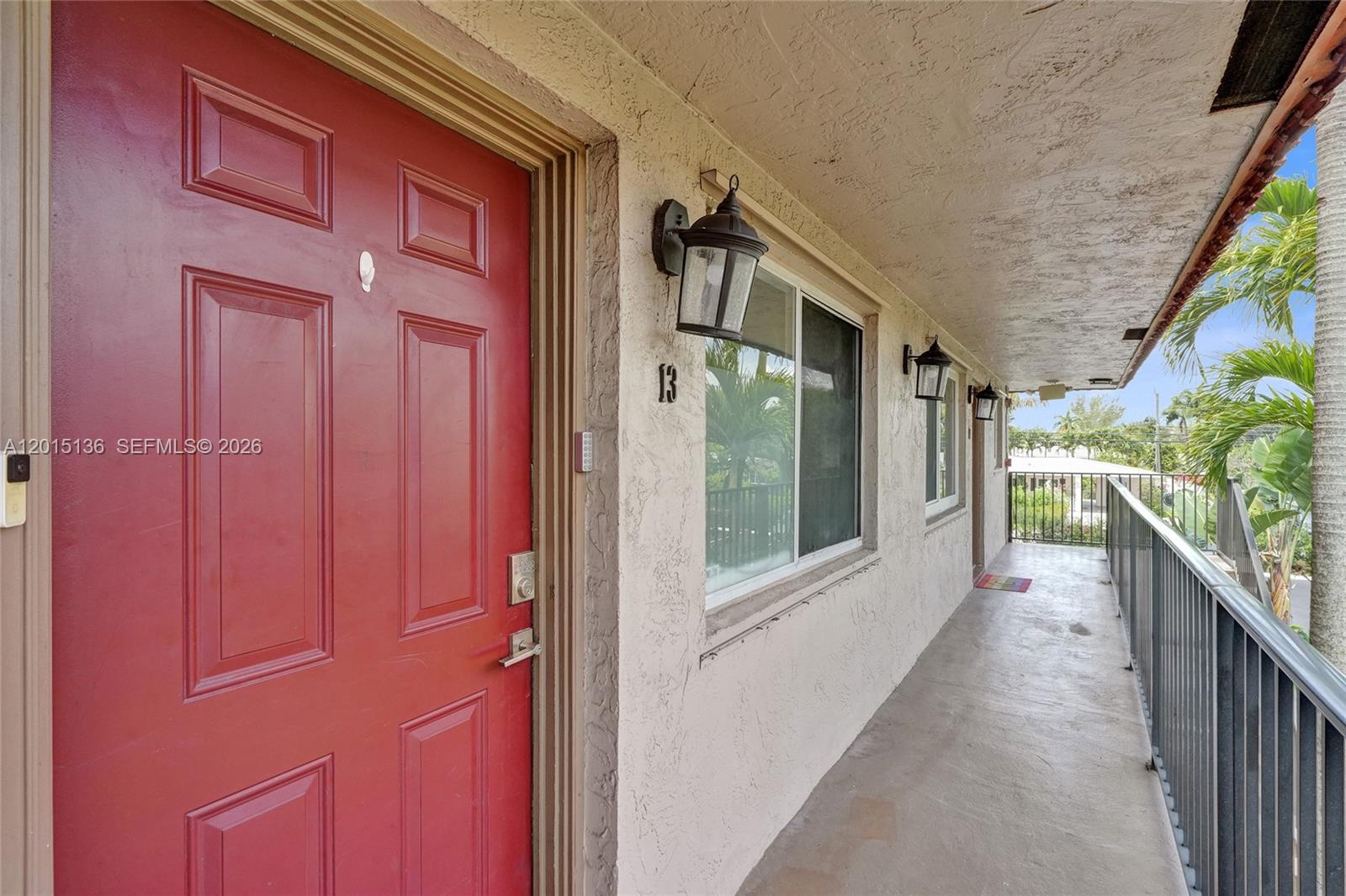 3050 NE 5th Ter 13
