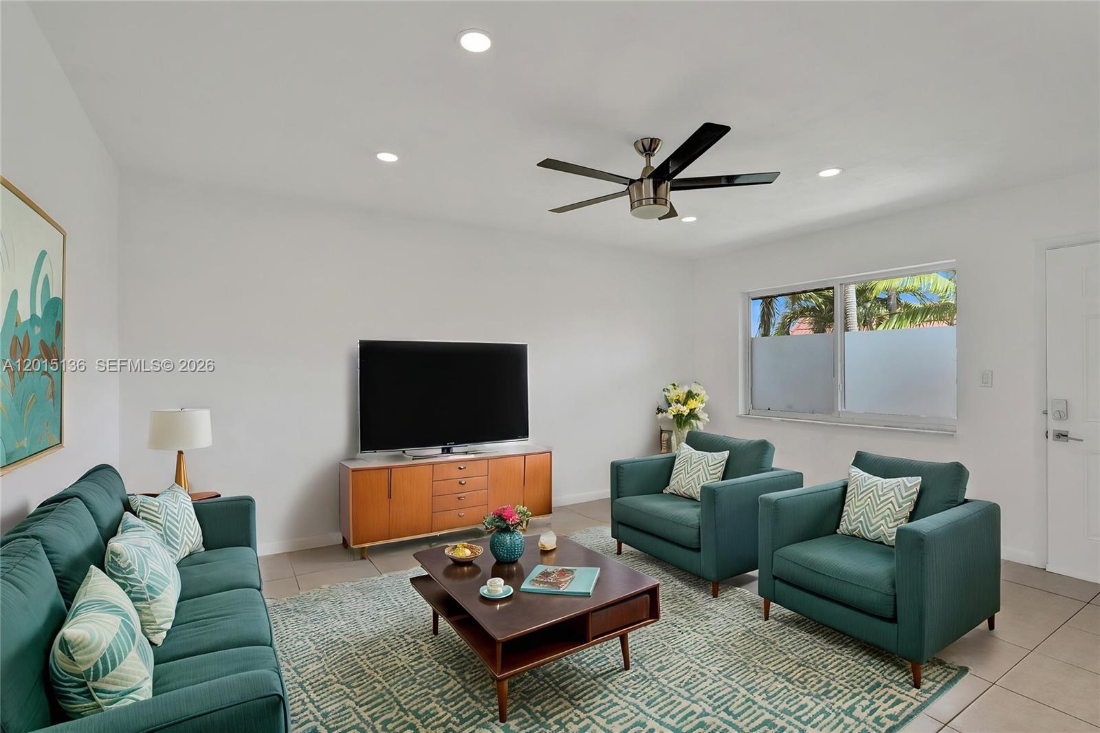 3050 NE 5th Ter 13