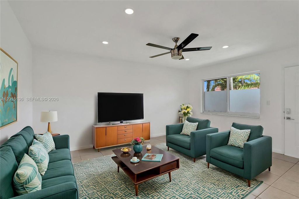 Photo of 3050 NE 5th Ter #13, Wilton Manors, FL 33334 (MLS # A12015136)
