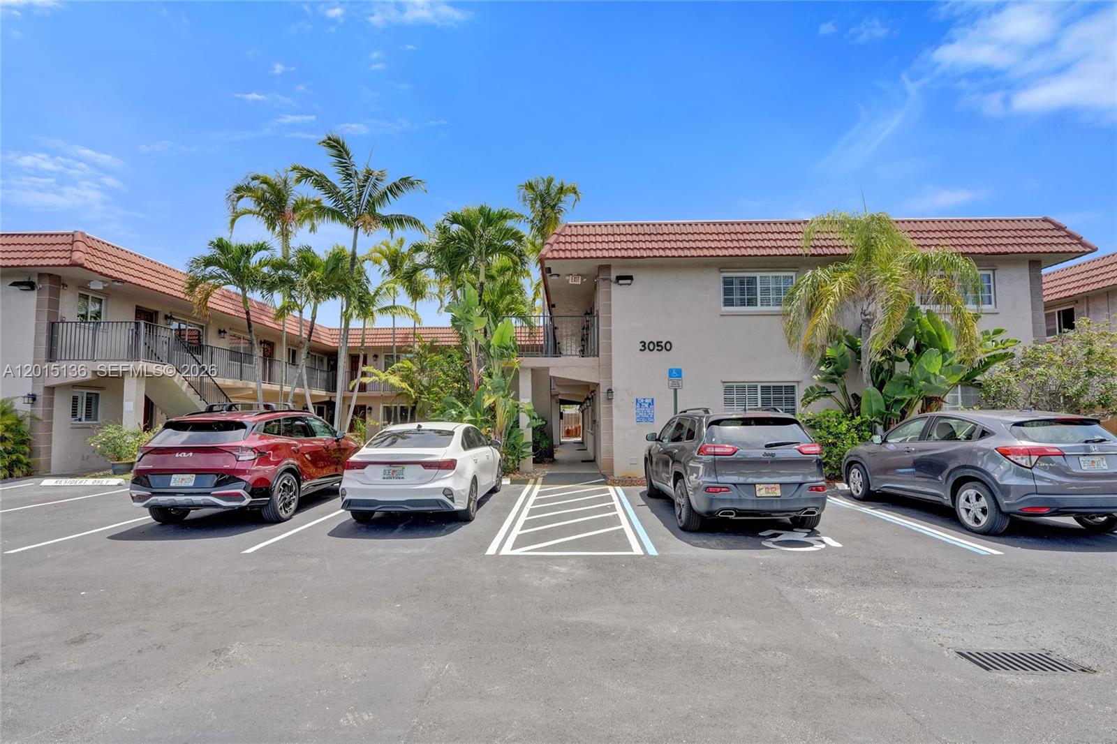 WINDSOR COURT CONDOMINIUM - Residential