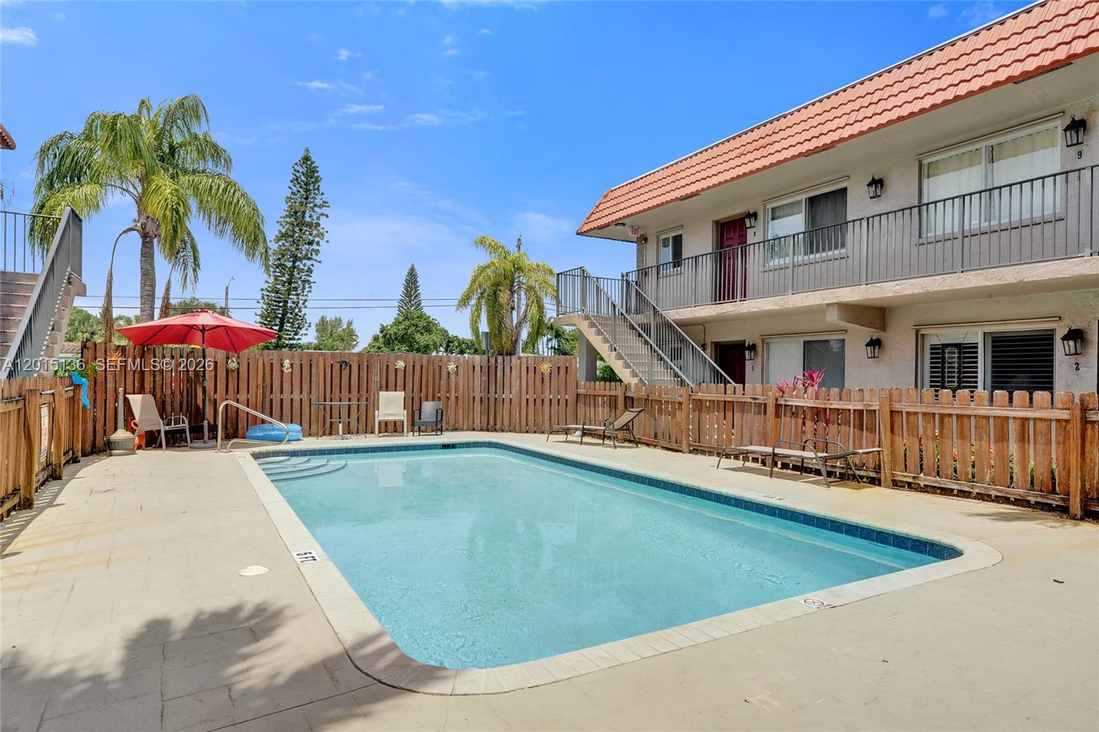 WINDSOR COURT CONDOMINIUM - Residential