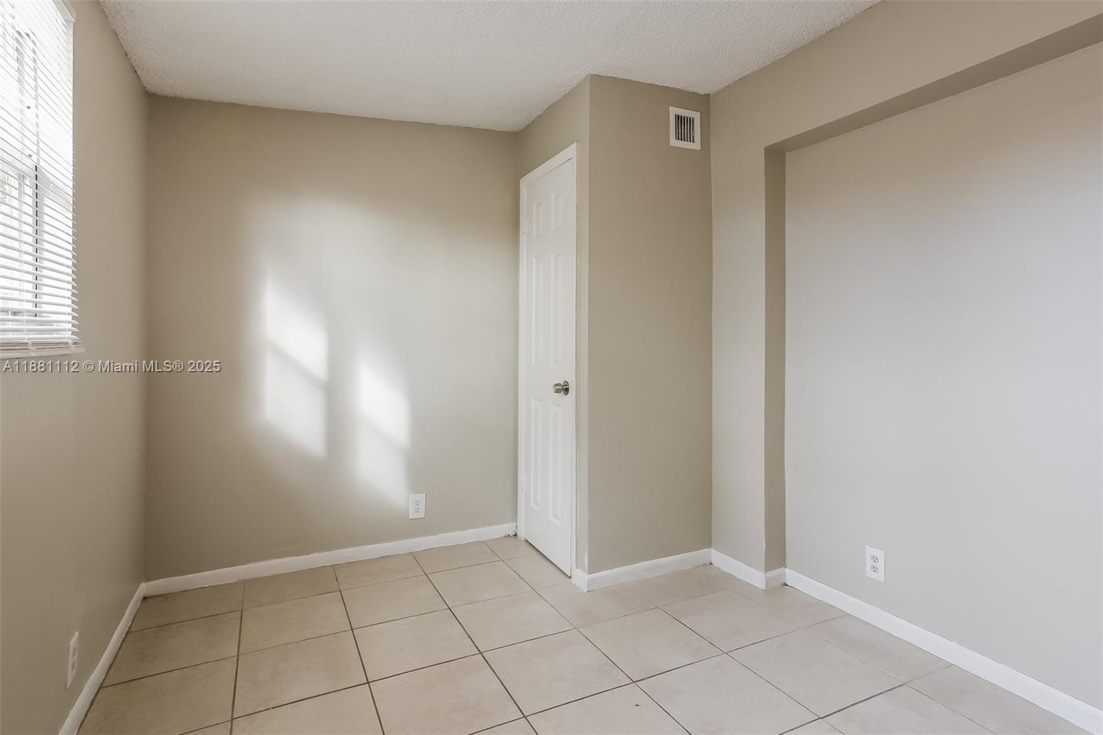 LAUDERDALE MANOR - Residential Lease
