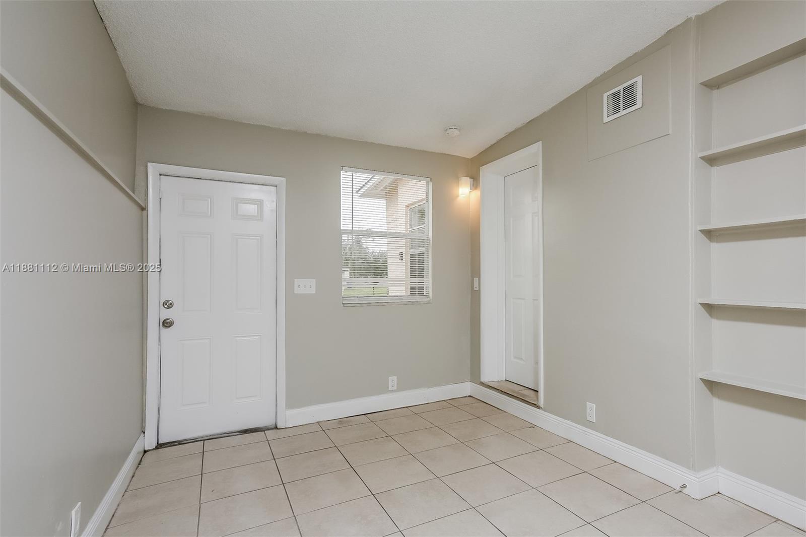 LAUDERDALE MANOR - Residential Lease