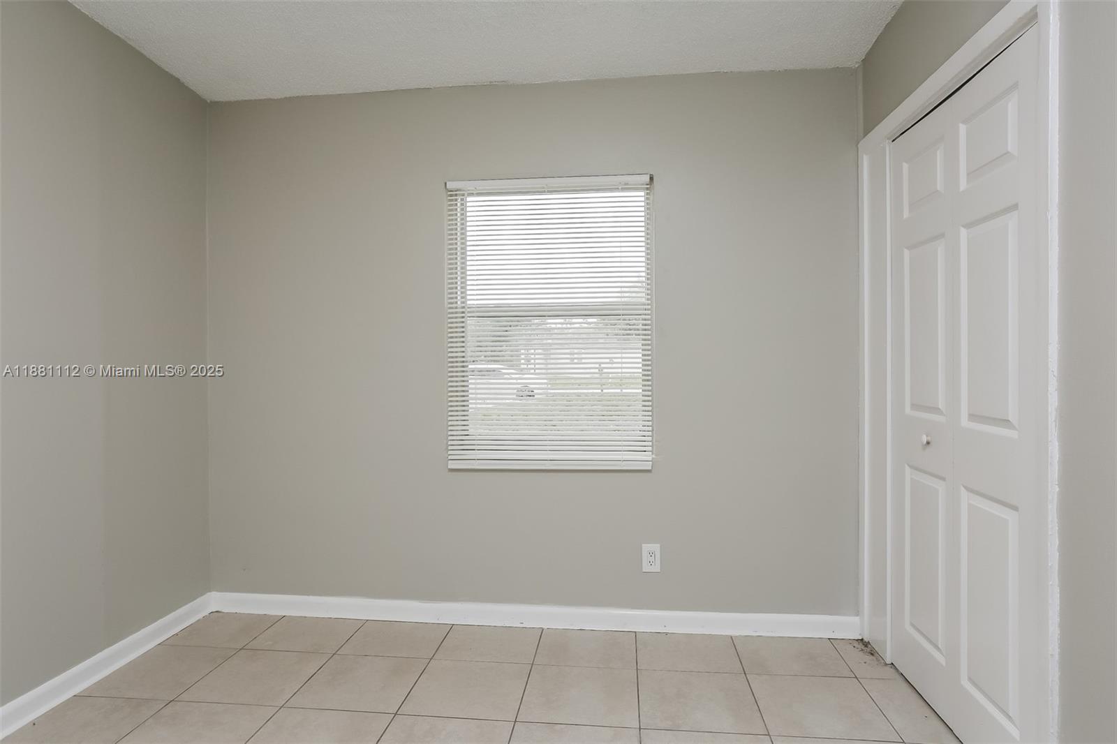 LAUDERDALE MANOR - Residential Lease