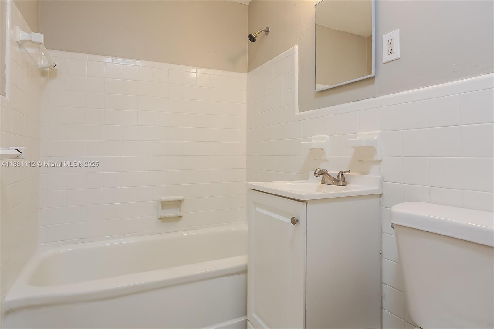 LAUDERDALE MANOR - Residential Lease