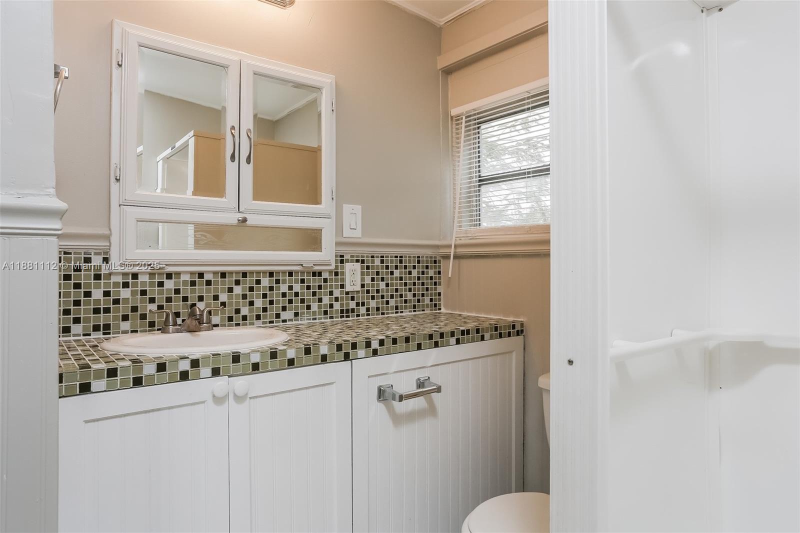 LAUDERDALE MANOR - Residential Lease