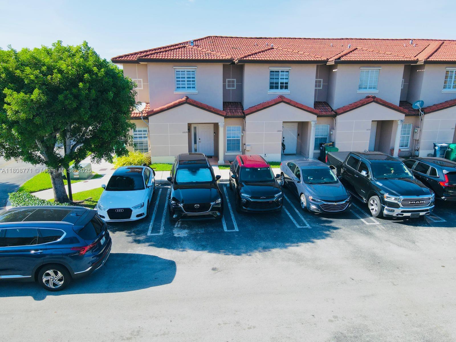 13729 Sw 171st Ln, Miami, Broward County, Florida - 3 Bedrooms  
2 Bathrooms - 